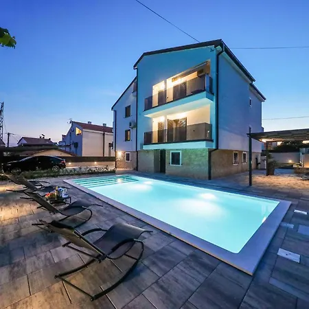Apartment Lovely In With Wifi Zadar