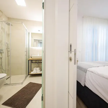 Apartman Lovely In With Wifi Zára